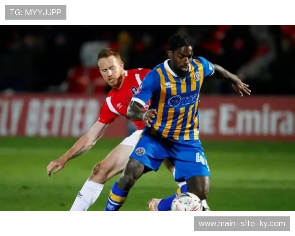 边后卫压上助攻与回防平衡难题 多支球队边路防守漏洞频现